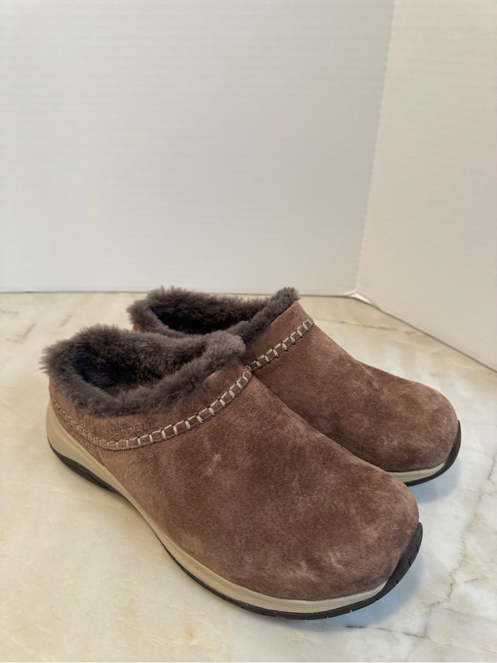 Merrell Women’s 8 Suede Wool Lined Slip On Clogs Brown J006004